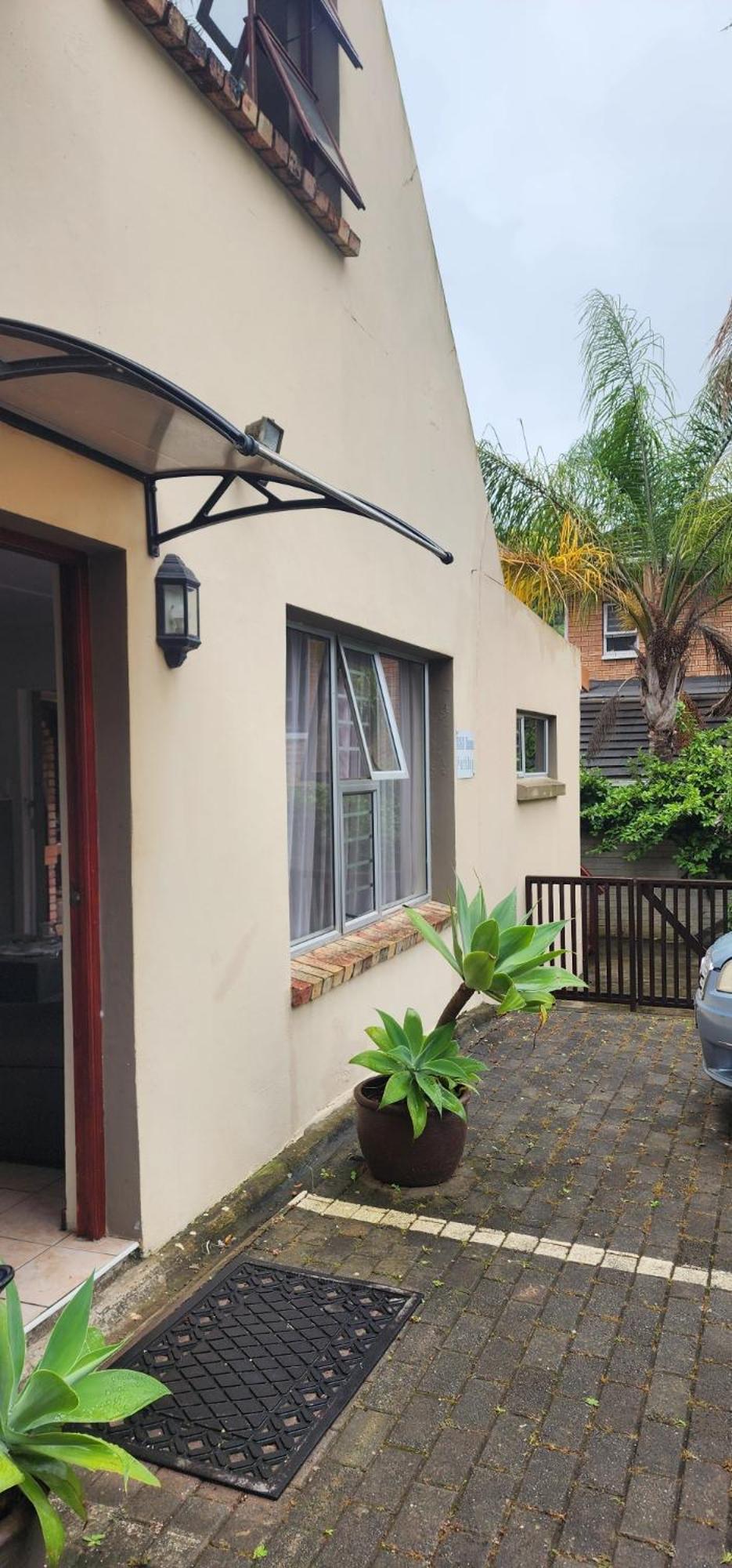 Mackenzies Accommodation East London Exterior foto