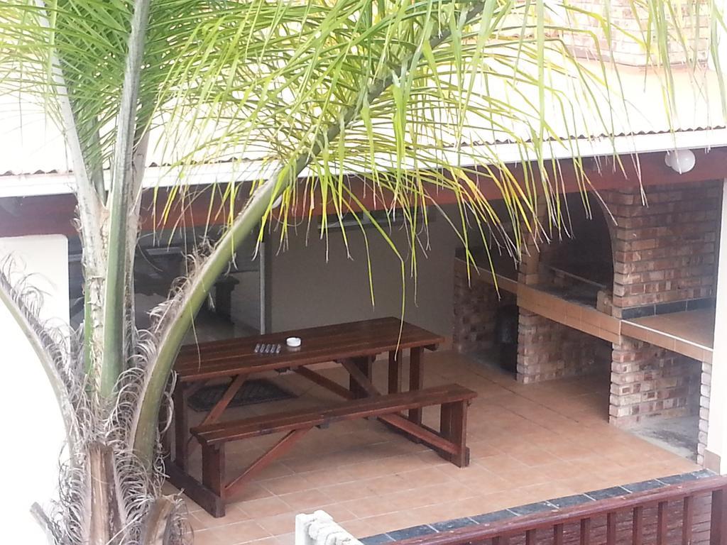 Mackenzies Accommodation East London Exterior foto